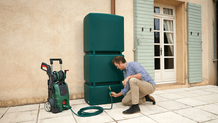 Bosch EasyAquatak 110 Sistem samostalnog dovoda vode pruža veću fleksibilnost. Vodovodni sistem nije potreban. Spoljašnji dovodi vode, kao što je rezervoar za sakupljanje kišnice, se mogu koristiti.